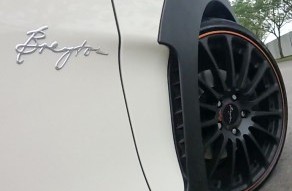 Colorful eye-catcher: Breyton Magic CW with orange polished lip on Mini Clubman